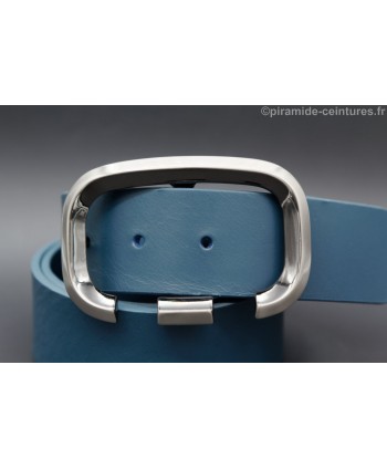 Open oval buckle turquoise belt - detail