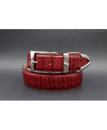Ceinture grande taille cuir bordeaux façon croco avec embout métallique