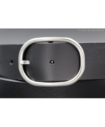 Black large leather belt with oval buckle - buckle detail