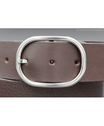 Brown large leather belt with oval buckle - buckle detail