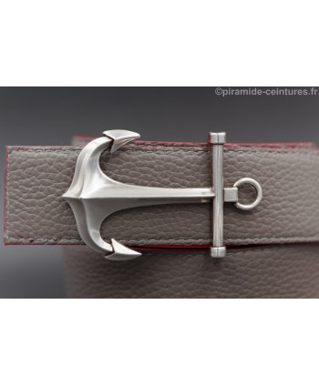 Reversible red and gray leather belt 40 mm with anchor buckle - gray side - buckle detail.