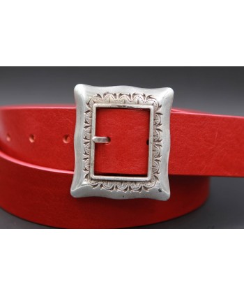 Large red belt with buckle frame style - buckle detail