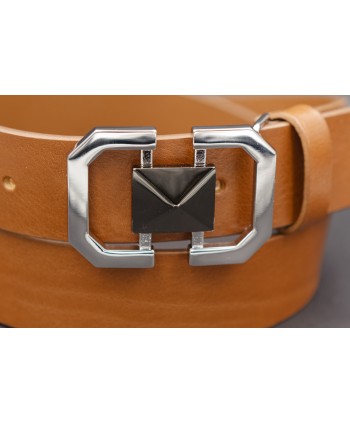 Ceinturon cuir cognac boucle nickel et pyramide canon de fusil - détail boucle