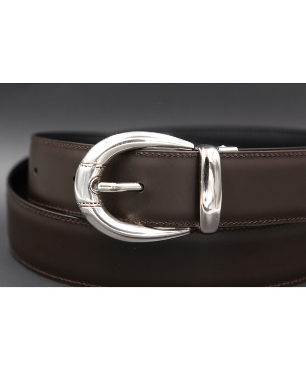 Black or brown cowhide leather belt with smooth metal tip - buckle detail - in brown leather