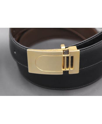 Reversible belt in black and brown leather with golden case - black side - detail