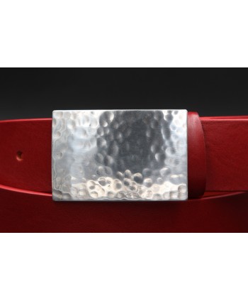 Ceinturon cuir rouge boucle métal martelé - détail boucle