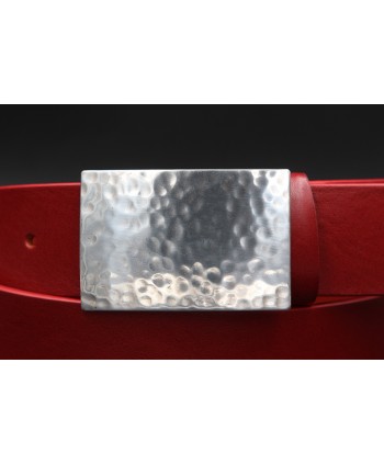 Red large leather belt with hammered metal buckle - buckle detail