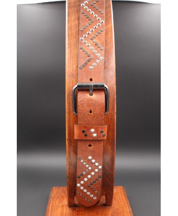 Cognac studded large belt - buckle detail